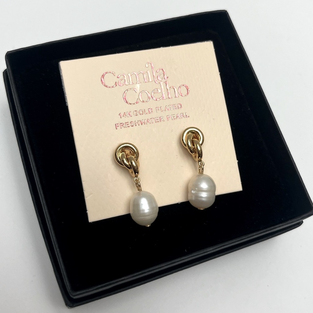 NWT ⚜️🤍⚜️ CAMILA COELHO 14K GOLD PLATED Freshwater Pearl Earrings